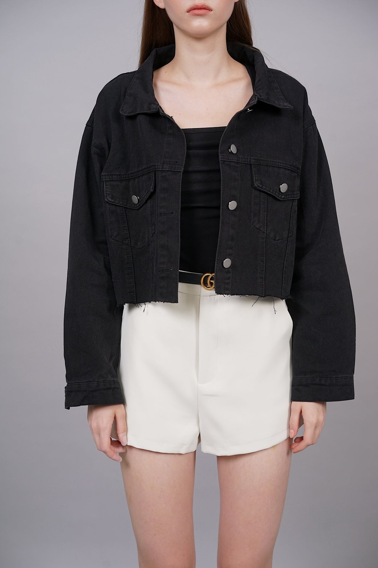 EVERYDAY / Cropped Fray Hem Denim Jacket in Grey Black