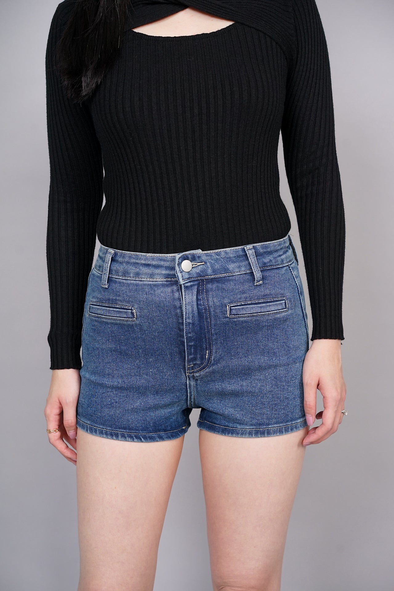 EVERYDAY / Shorts in Dark Blue