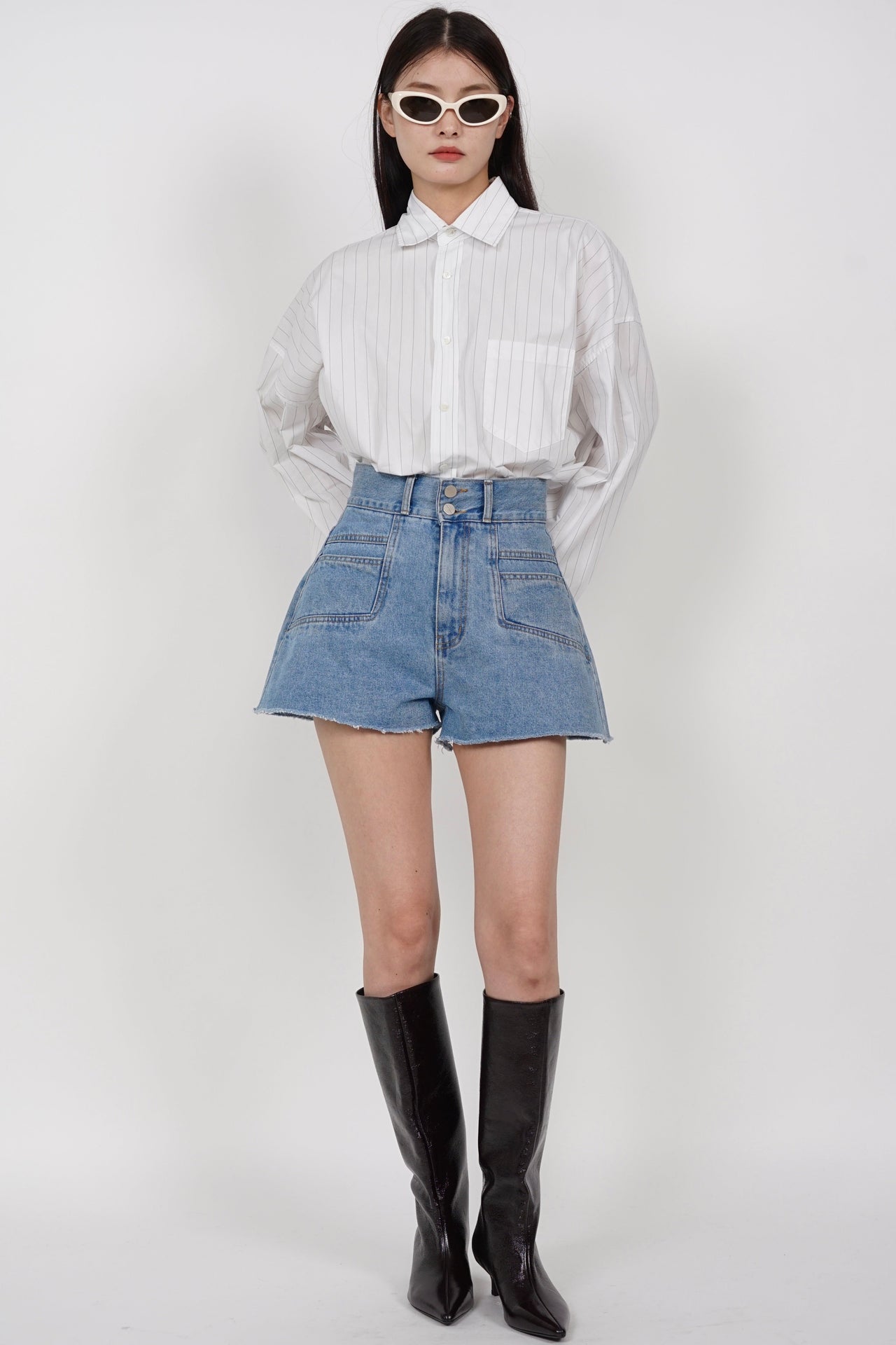 High-Waist Double Button Shorts in Washed Blue